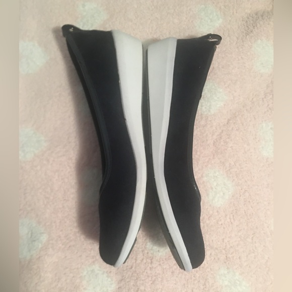 slip on shoes NWOT - Picture 2 of 7